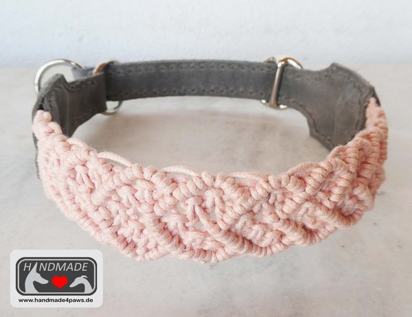 Makrame Boho Halsband mit Herzmotiv Baumwolle / Leder